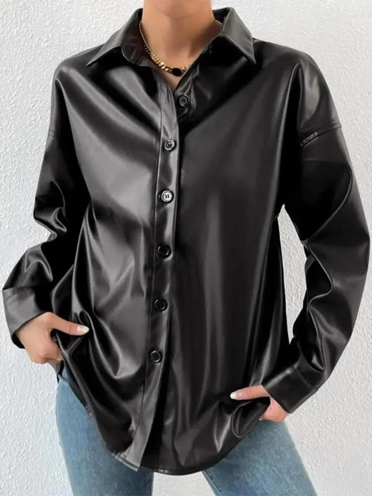 WW | Vintage leather bomber jacket with lapel collar and button closure