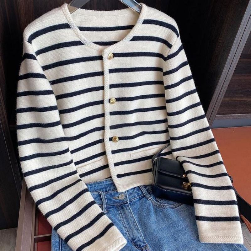 WW | Cozy striped knit sweater for autumnal layered looks