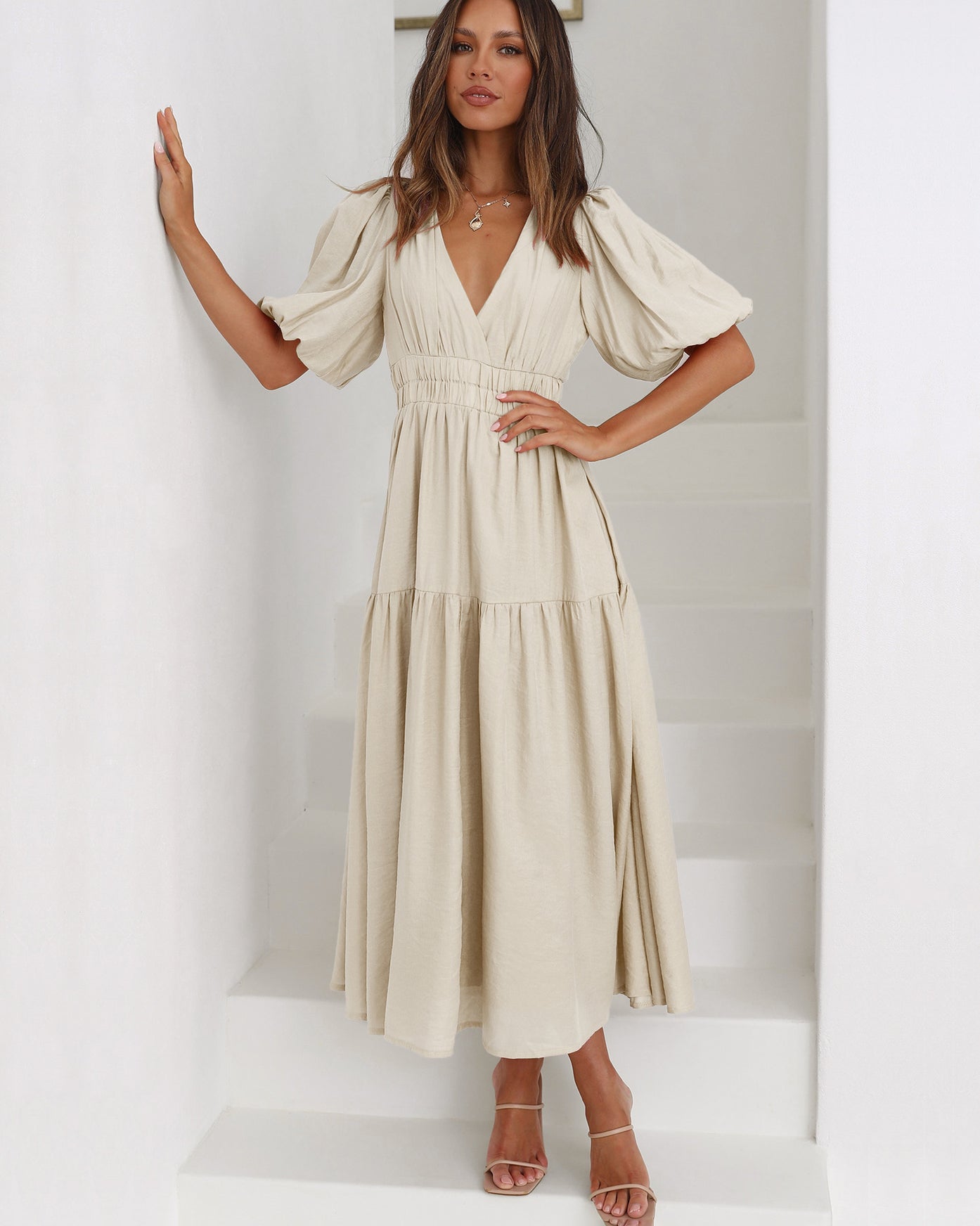 WW | Elegantes Kleid Mit V-Ausschnitt Und Puffärmeln