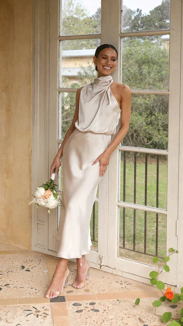 WW | Elegantes Brautjungfernkleid Mit Langem Neckholder Aus Satin