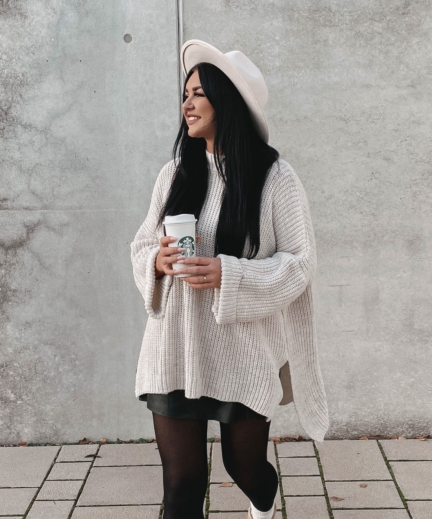 WW | Cozy oversized knit sweater in soft beige