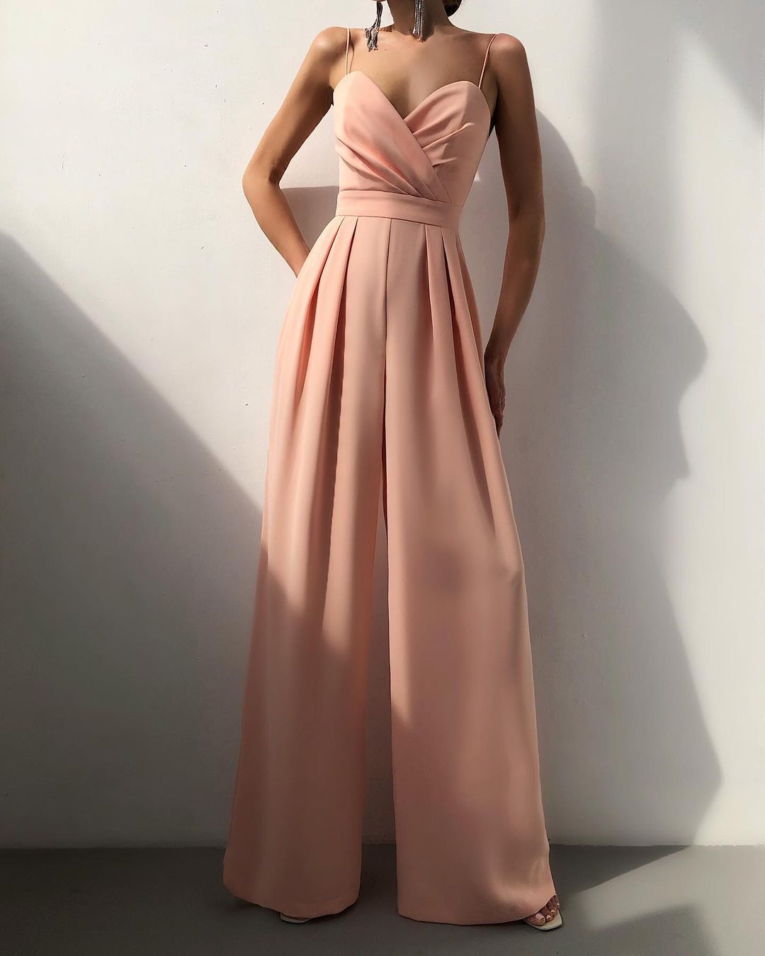 Rebecca – Straight-leg overall with a high waist and delicate straps