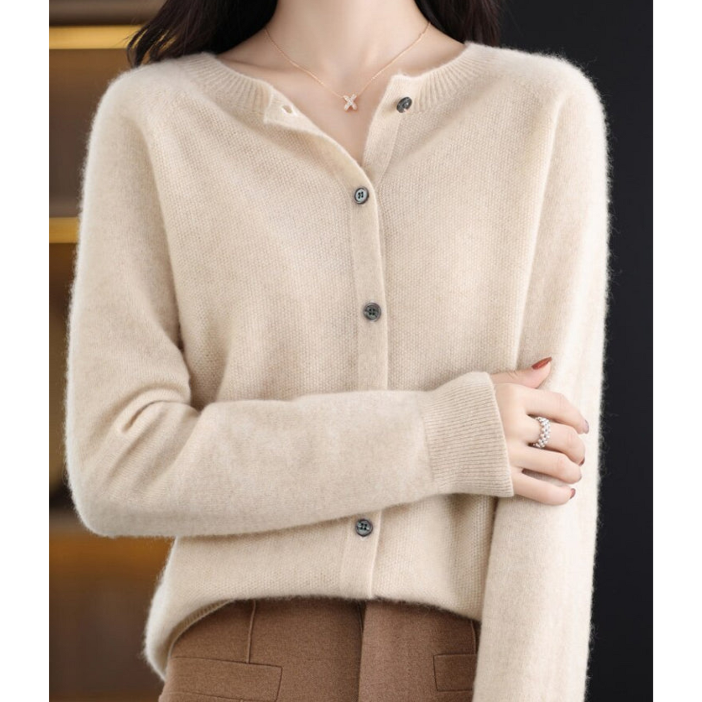 WW | Strickjacke mit O-Ausschnitt aus reiner Merinowoll
