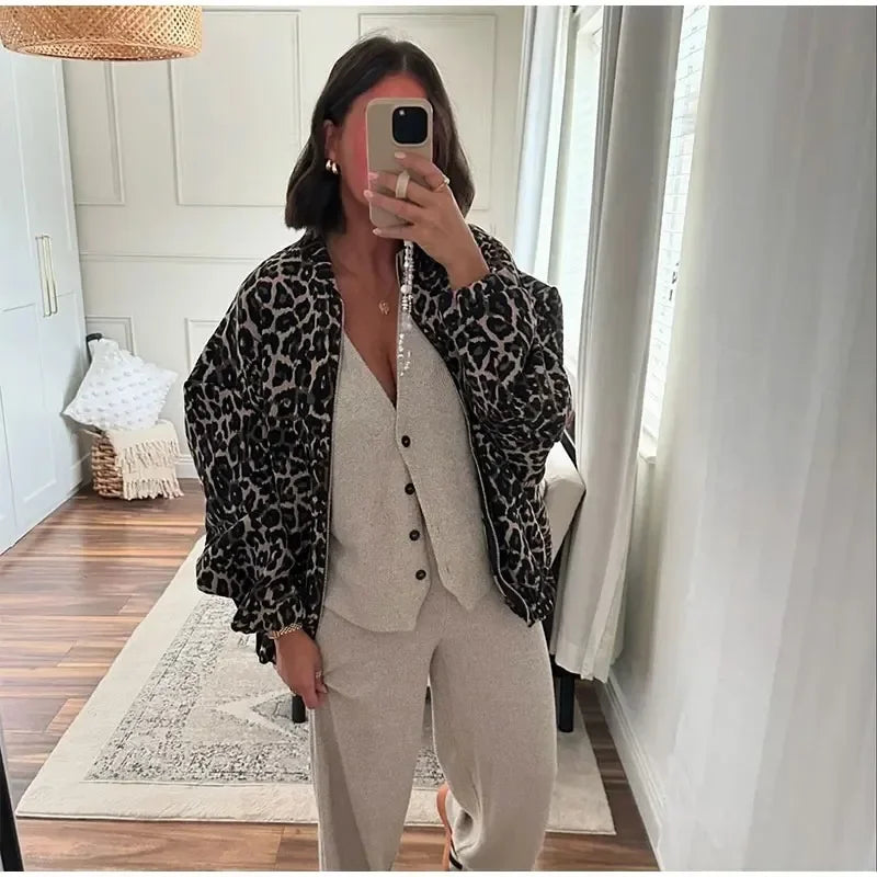 WW | Modern elegant lightweight women's jacket