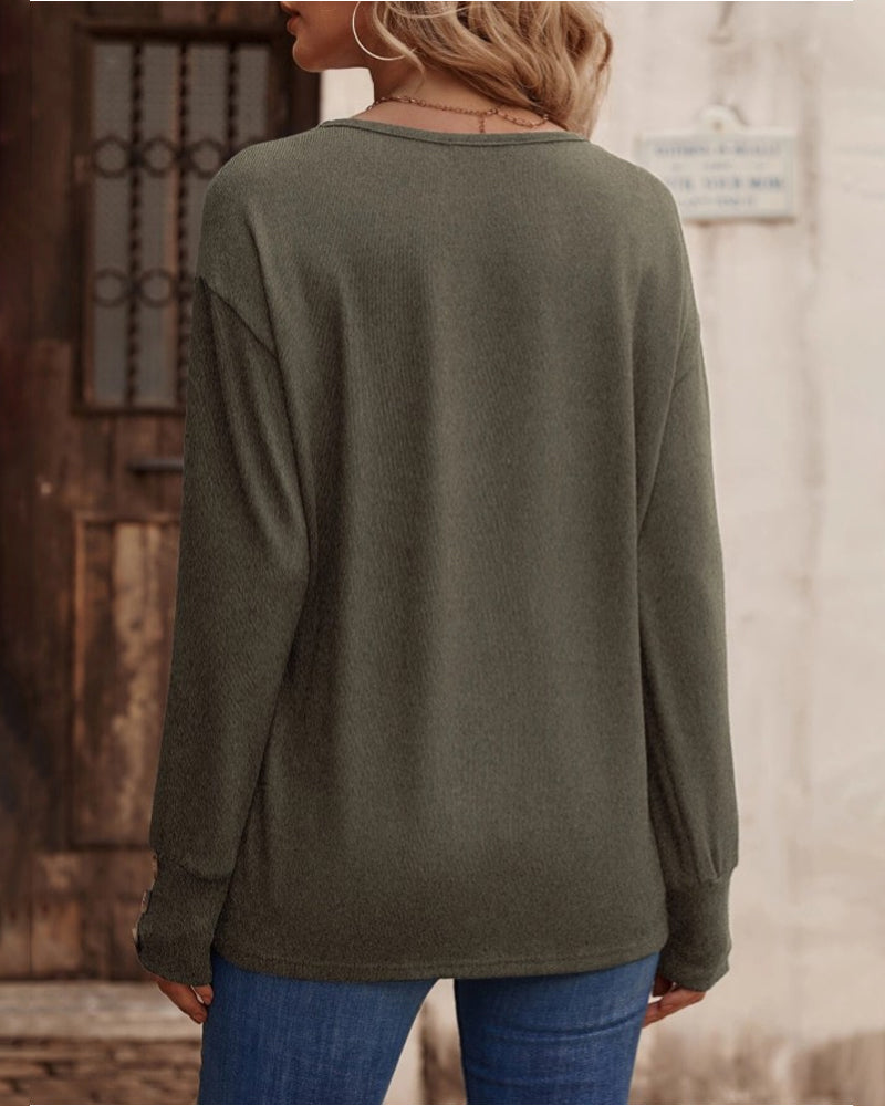 WW | V-Neck Top with Buttons and Long Sleeves