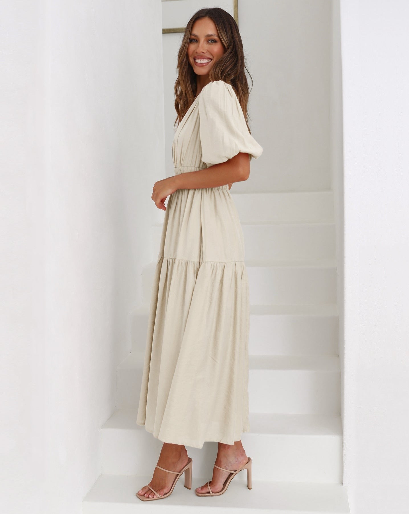 WW | Elegantes Kleid Mit V-Ausschnitt Und Puffärmeln