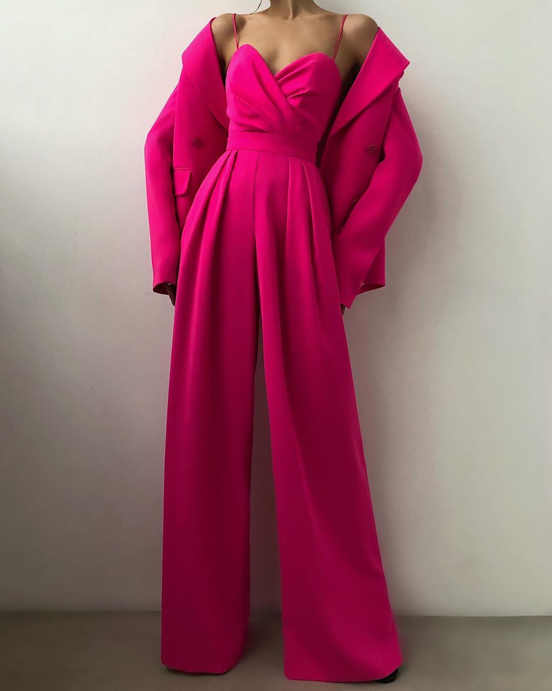 Rebecca – Straight-leg overall with a high waist and delicate straps