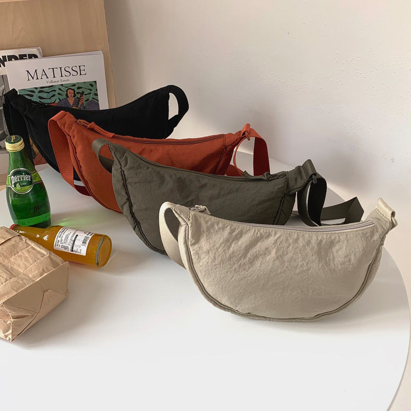 Halbmond-Crossbody-Tasche