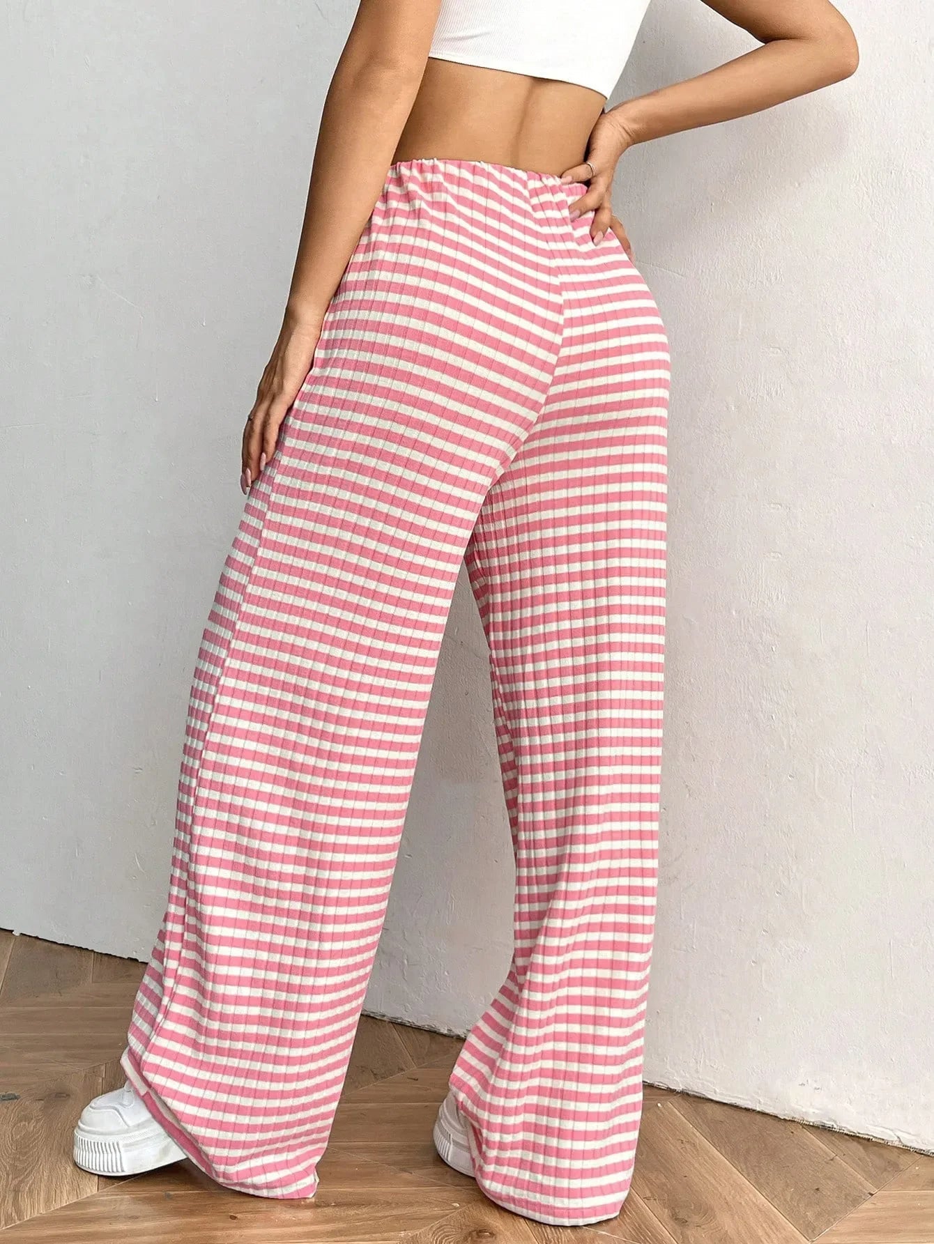 WW | Lounge Hose