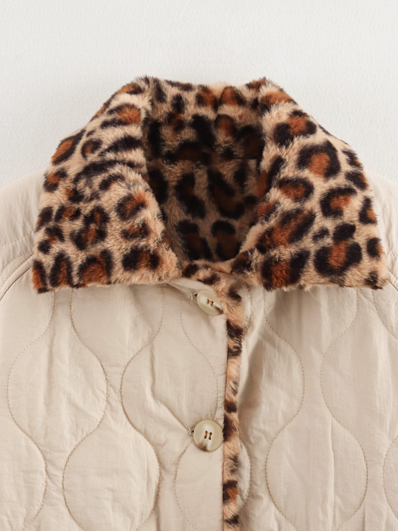 WW | Steppjacke - Leopardenmuster-Detail - Warmes Polyester-Mischgewebe - Vielseitige Winteroberbekleidung