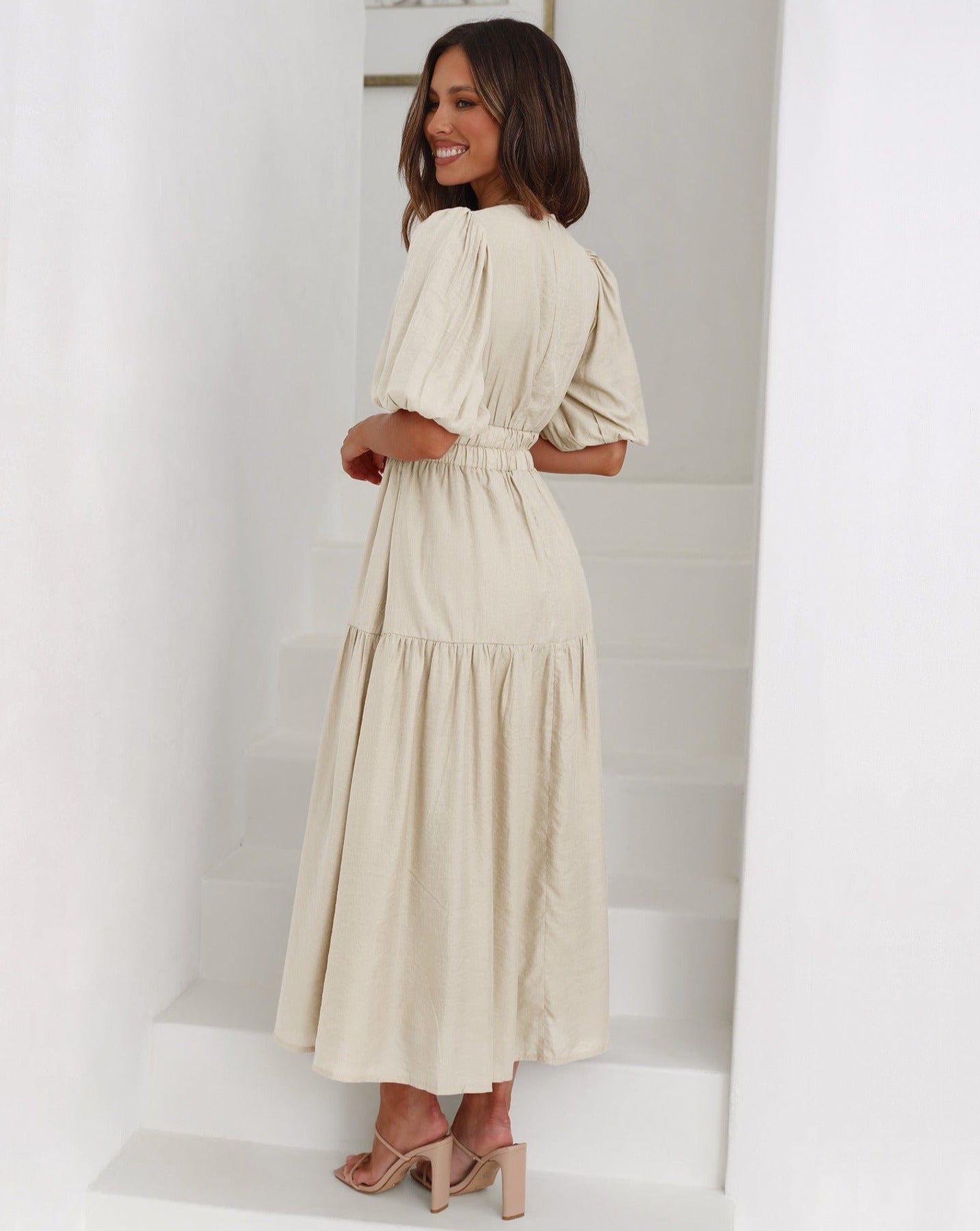 WW | Elegantes Kleid Mit V-Ausschnitt Und Puffärmeln