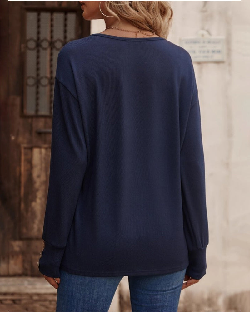 WW | V-Neck Top with Buttons and Long Sleeves