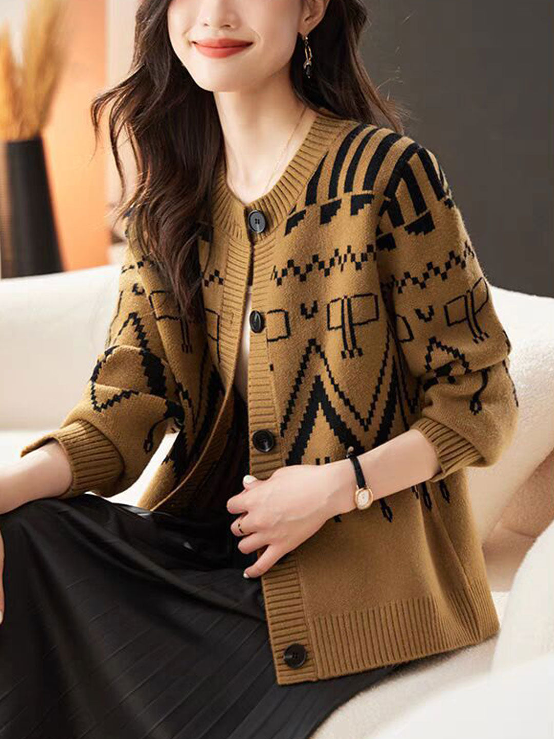 WW | Freizeitstrickjacke mit Rundhalsausschnitt