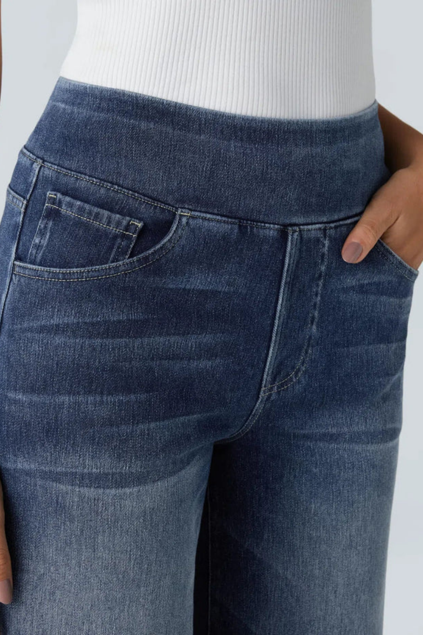 Evanna High-Waisted Trousers - Dark Blue