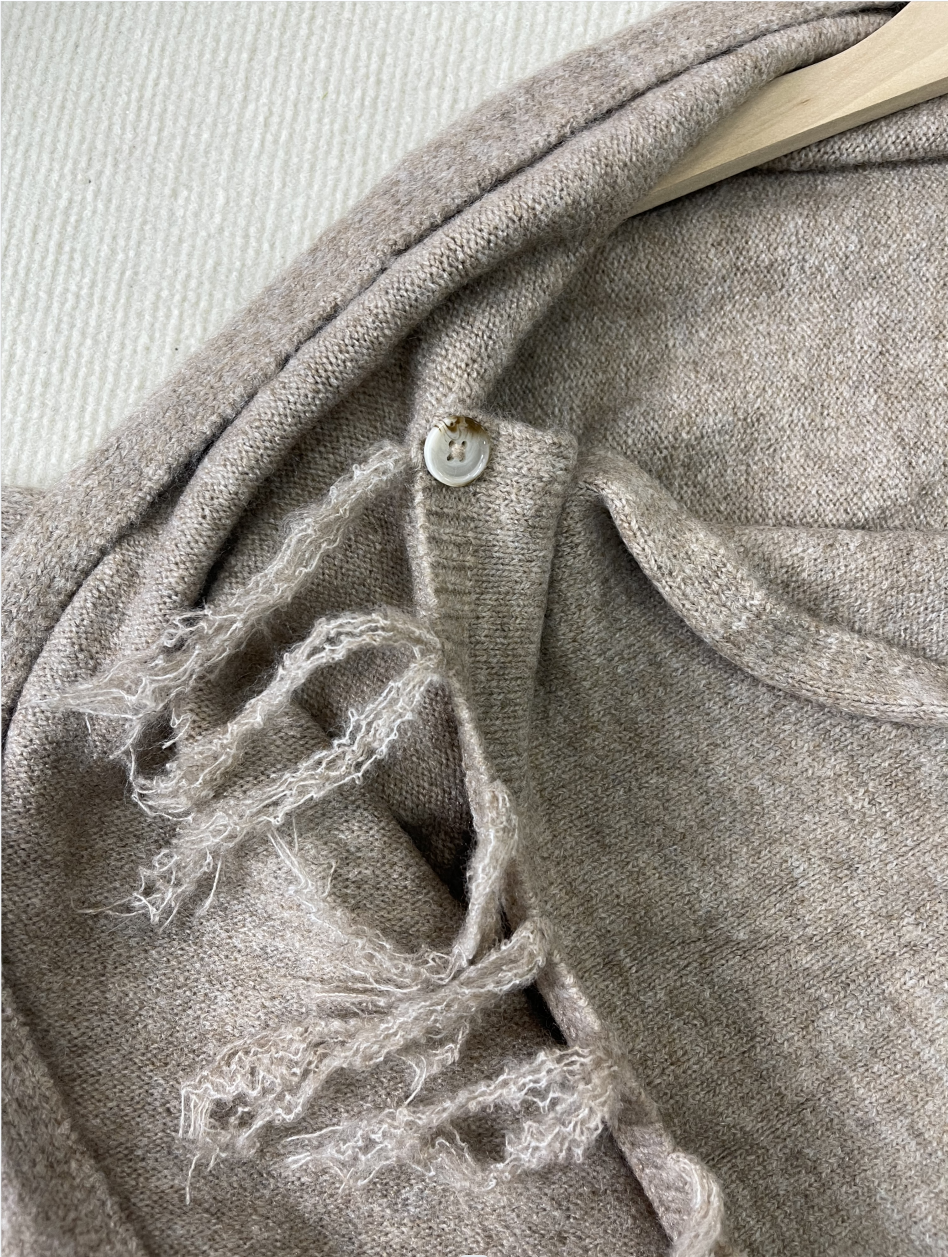 WW | Sweater With Fringes And V-Neck Design