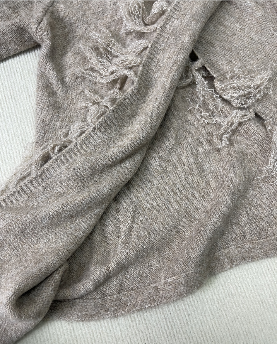WW | Sweater With Fringes And V-Neck Design
