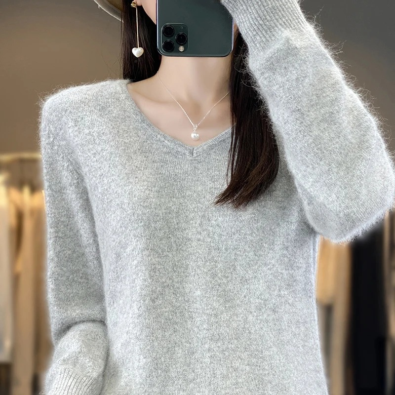 WW | Women's Cashmere V-Neck Sweater Lightweight and Soft Knit Pullover