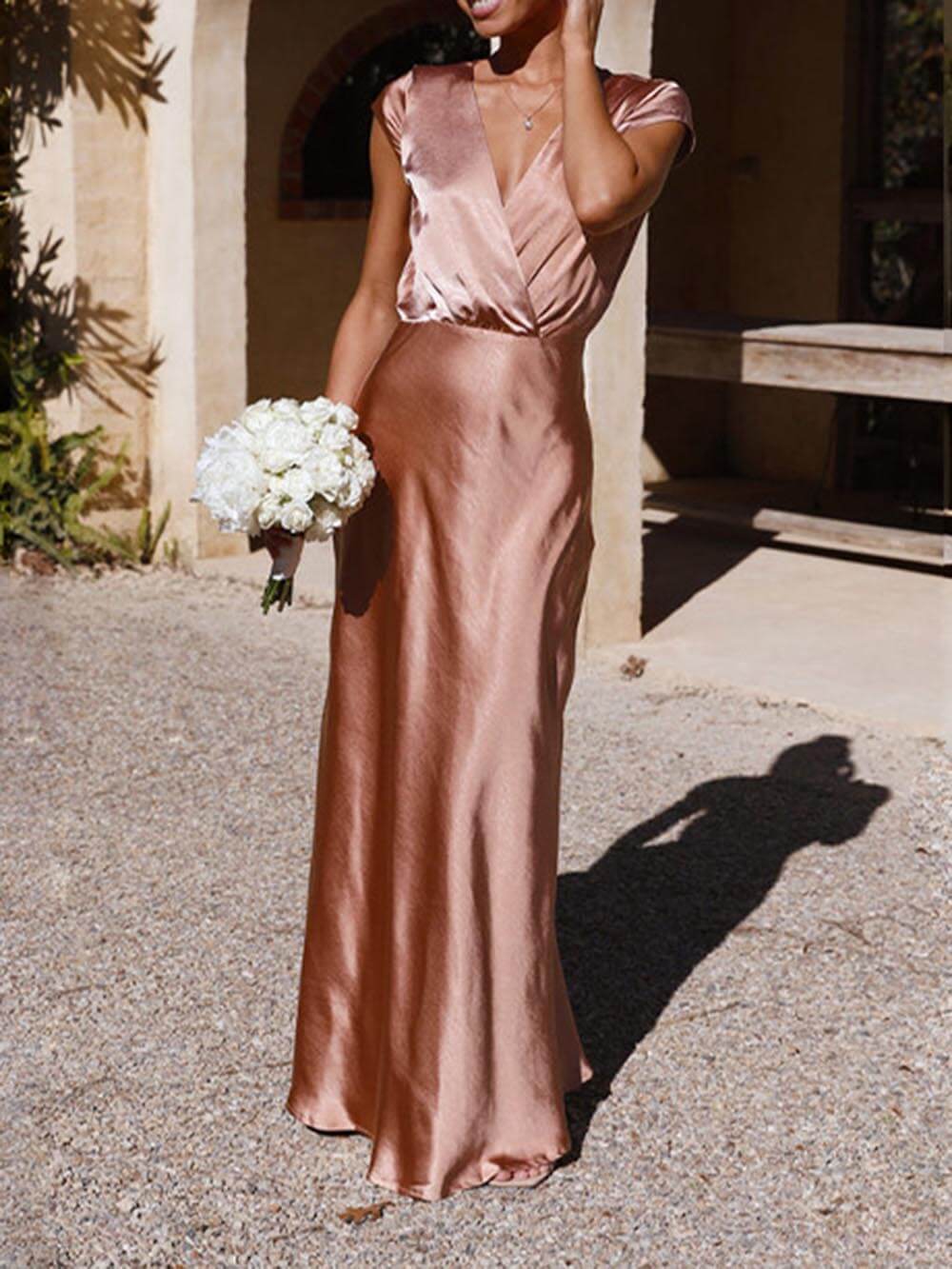 WW | Satin-Fishtail-Maxikleid mit V-Ausschnitt für Damen