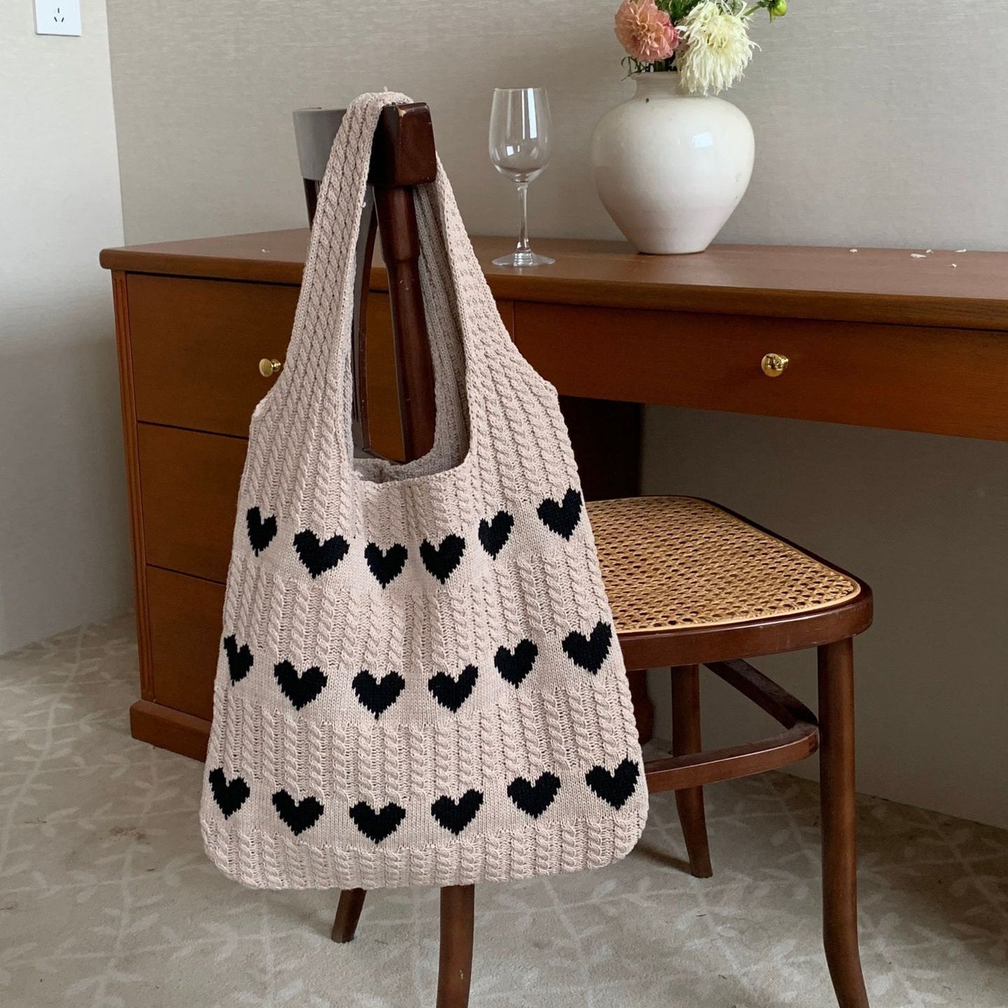 WW | Handmade knitted bag with heart pattern
