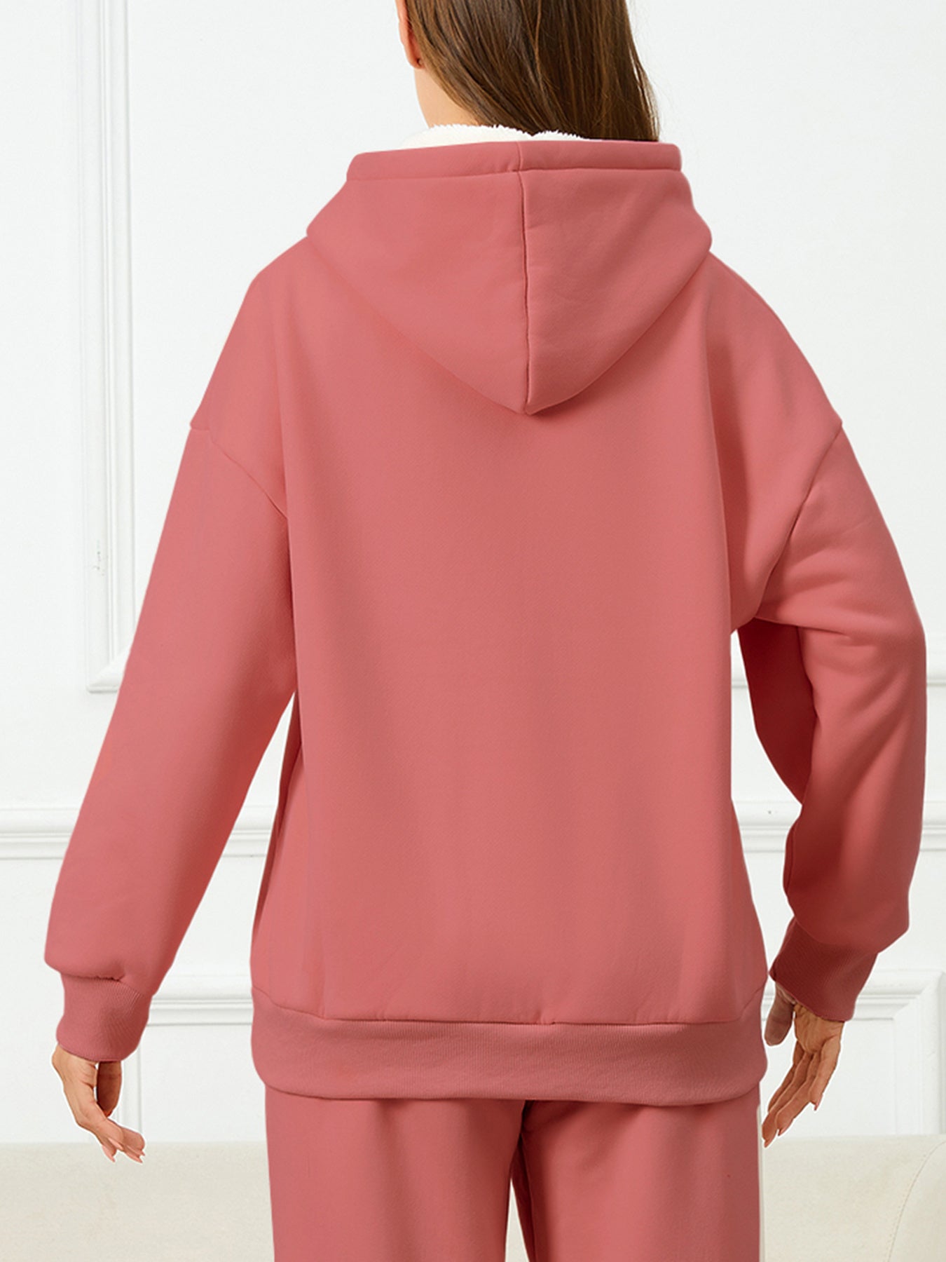 WW | Hoodie with Heart Print - Lined Women's Sweater for Autumn & Winter