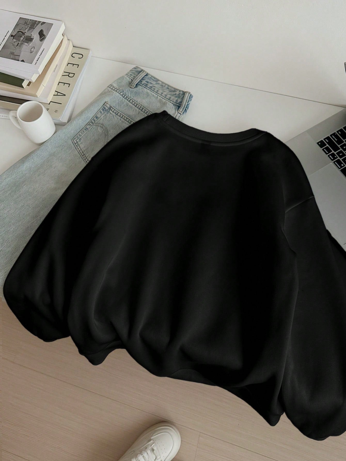 WW | Lässiges Leopard- und Kirschgrafik-Sweatshirt in Schwarz