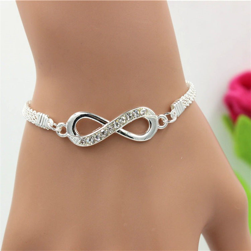 WW | Elegant Infinity Bracelet