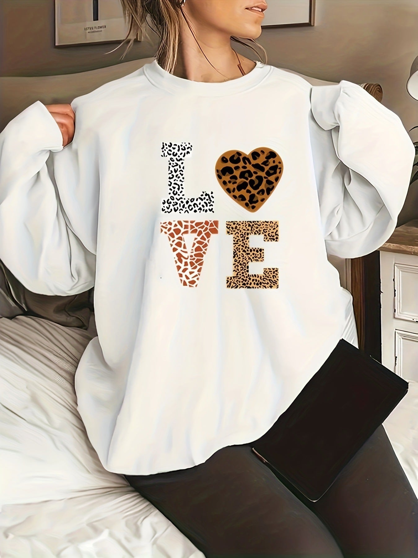 WW | Women's Crew Neck Leopard Print Sweater