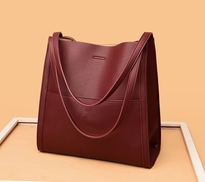 WW | Shoulder Bag Elegant And Structured Design Spacious And Versatile Crossbody Bag