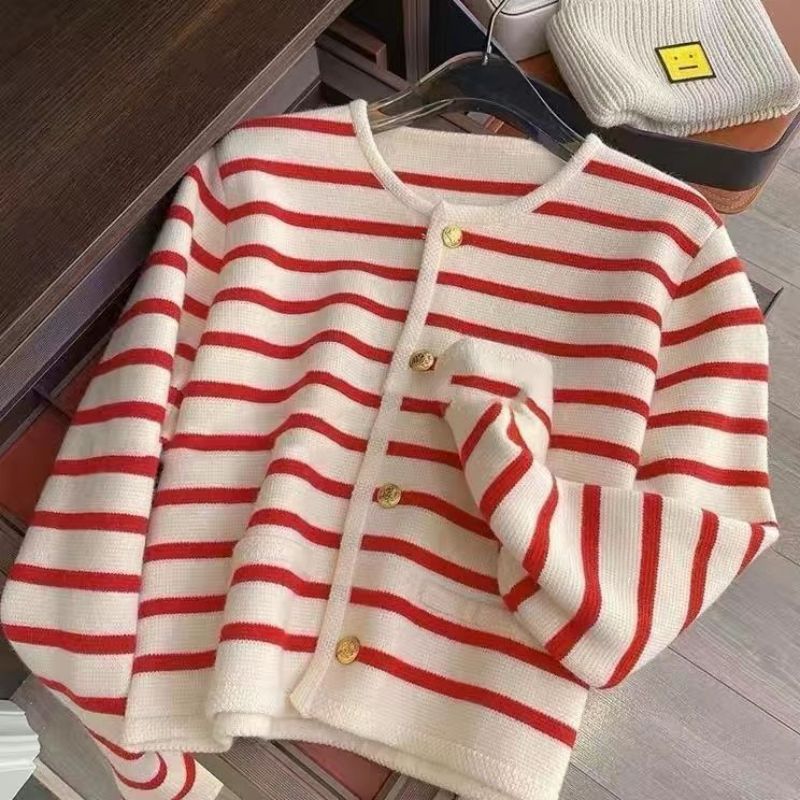 WW | Cozy striped knit sweater for autumnal layered looks