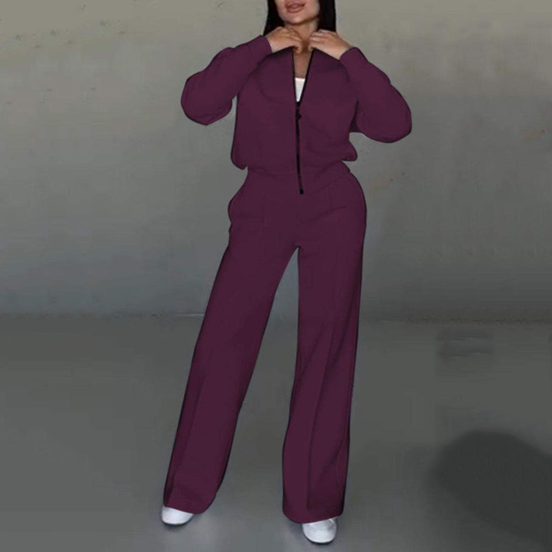 WW | Casual two-piece set with a loose-fitting jacket and wide-leg trousers.