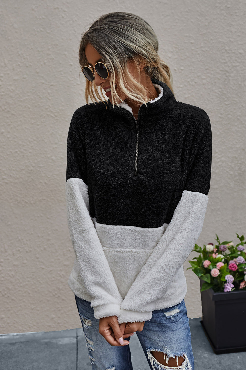 WW | Eleganter Crop-Top mit Reißverschlusstasche