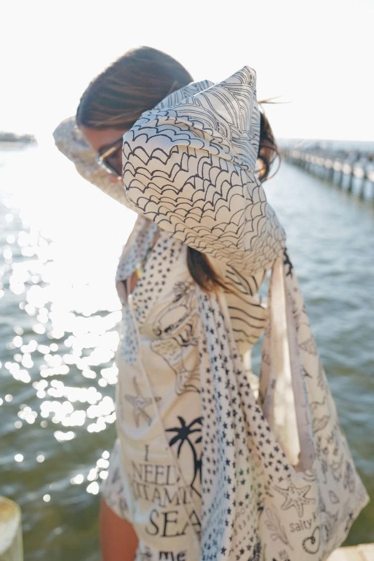 Maritime Print Shirt and Shorts Set – Relaxed and Creative Style