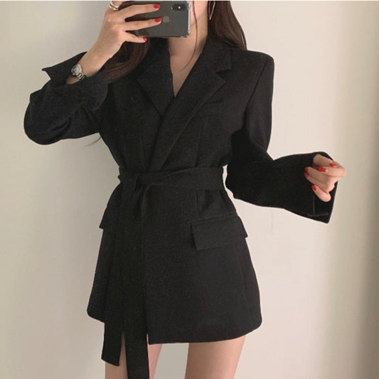 WW | Elegant blazer with belt
