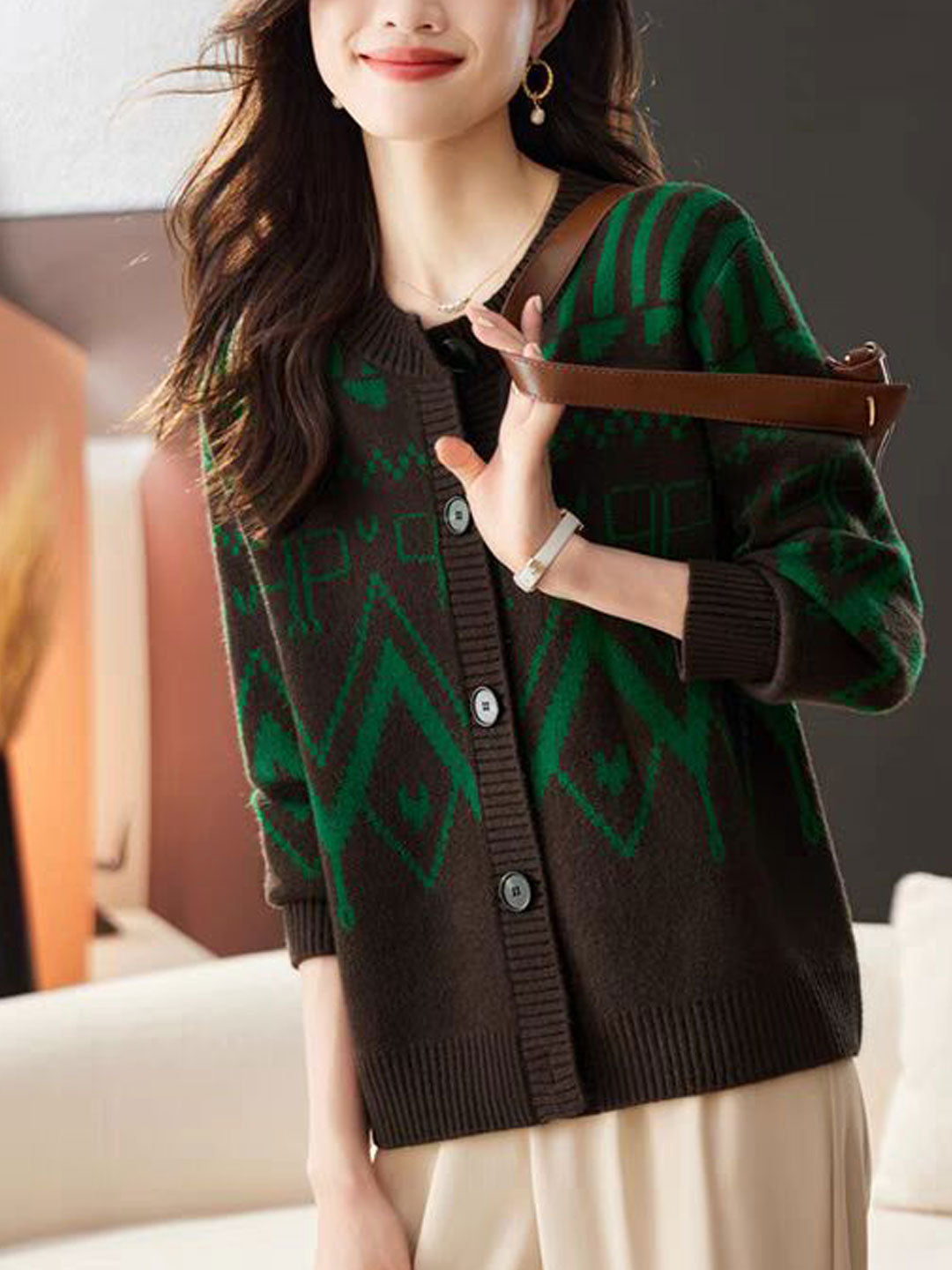 WW | Freizeitstrickjacke mit Rundhalsausschnitt