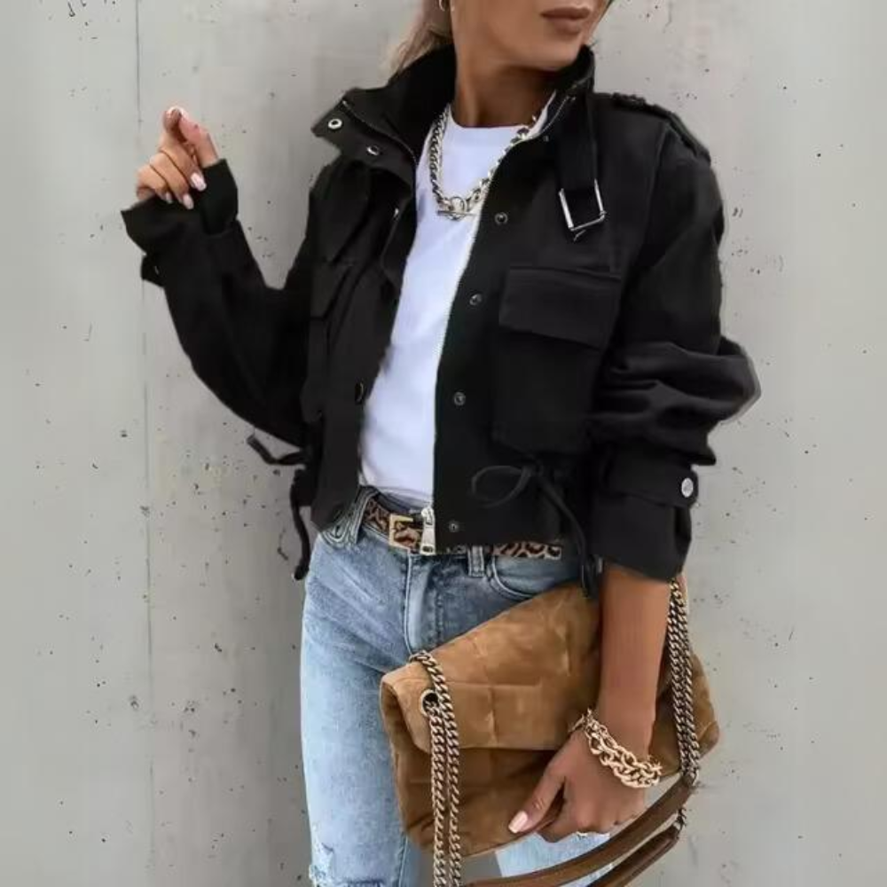 WW | Eine bequeme und gemütliche Kapuzenjacke für die modebewussten Fashionistas von heute.