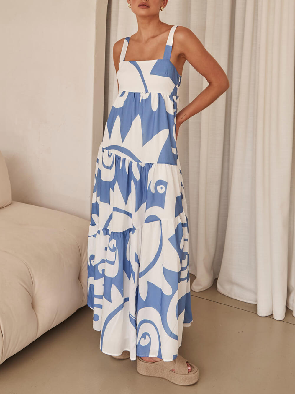 Charming maxi dress with geometric pattern