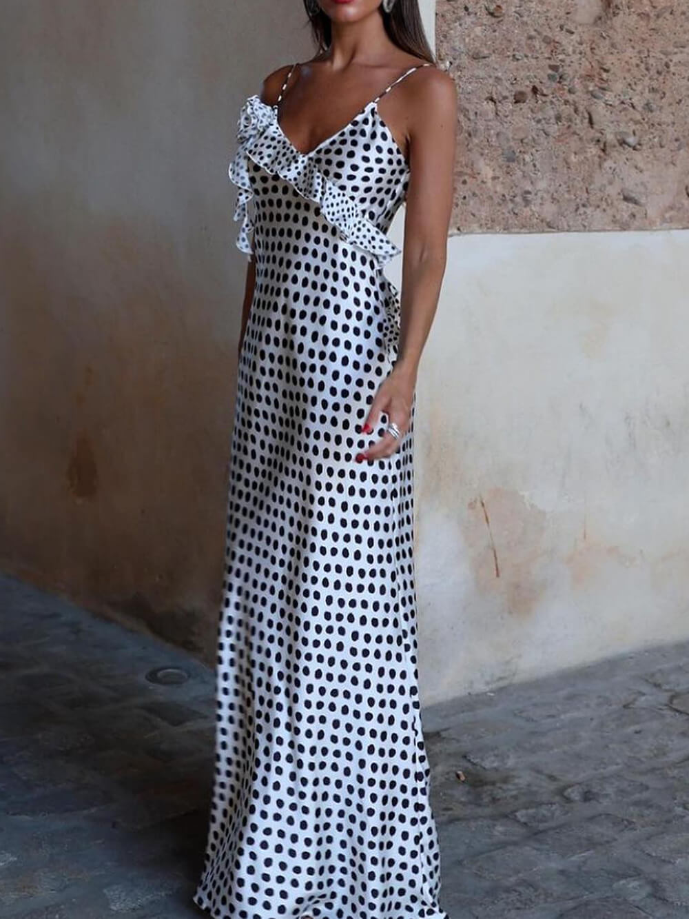 Maxi dress with polka-dot pattern, fanciful guipure lace and ruffled straps