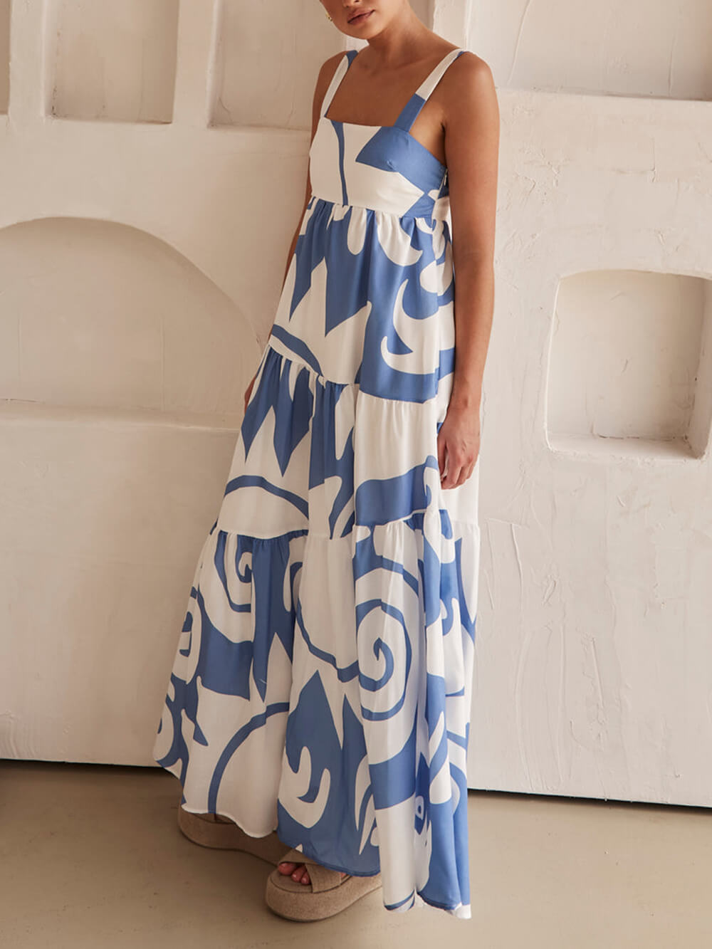 Charming maxi dress with geometric pattern