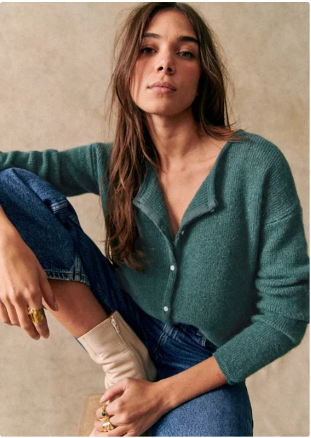 WW | Women's Fine Knit Cardigan with V-Neck and Button Placket