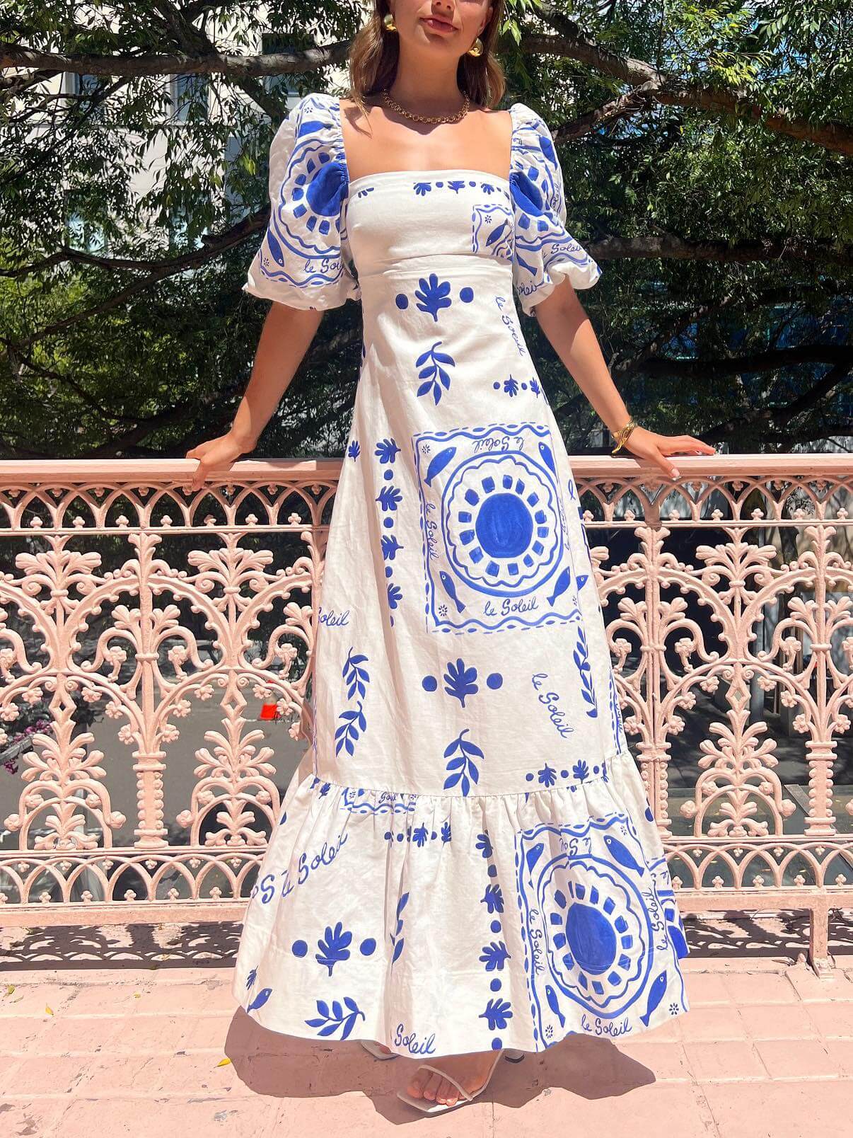 Midi dress with puff sleeves for vacation