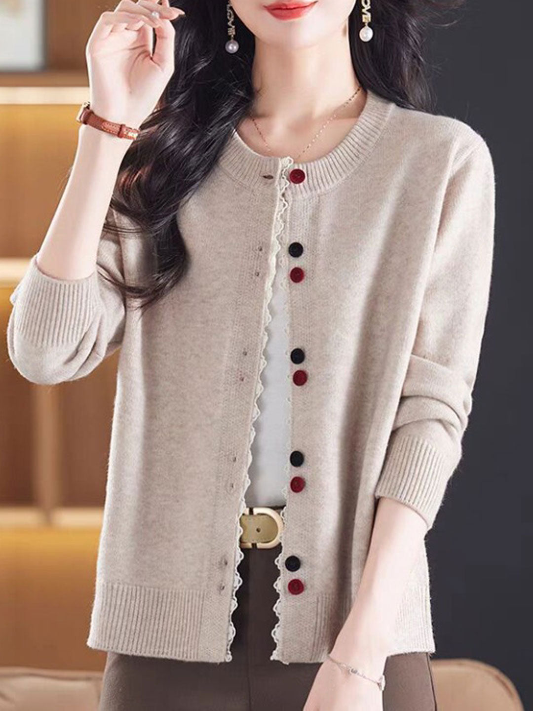 WW | Strickjacke mit weitem Rundhalsausschnitt