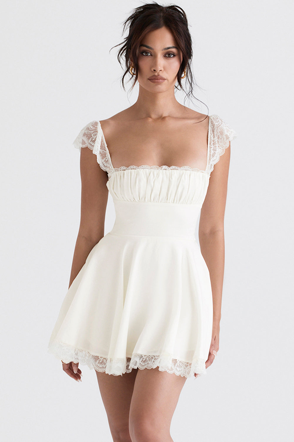 WW | Kleid mit quadratischem Ausschnitt und Spitzenärmeln
