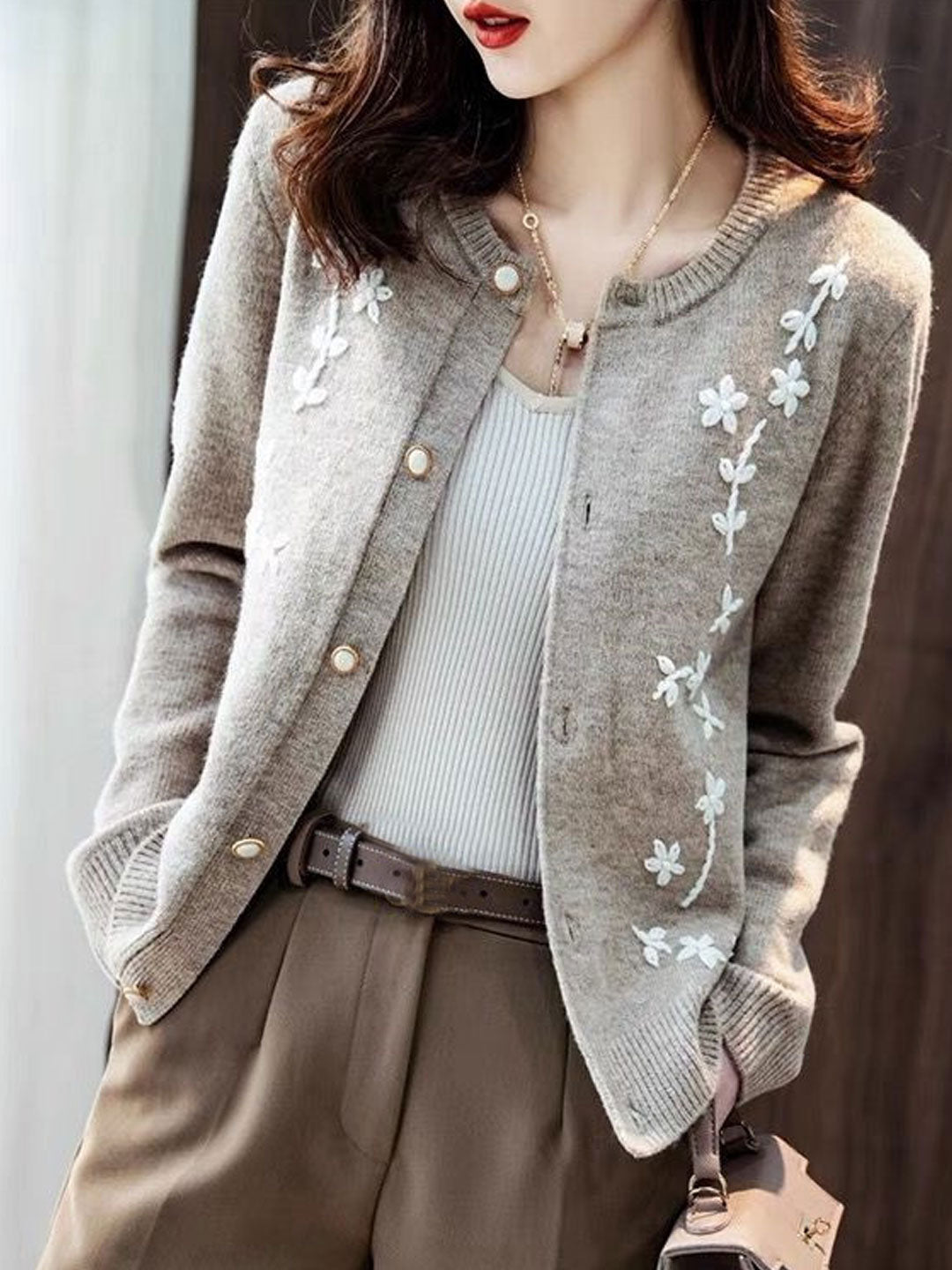WW | Strickjacke mit floralem Stickerei