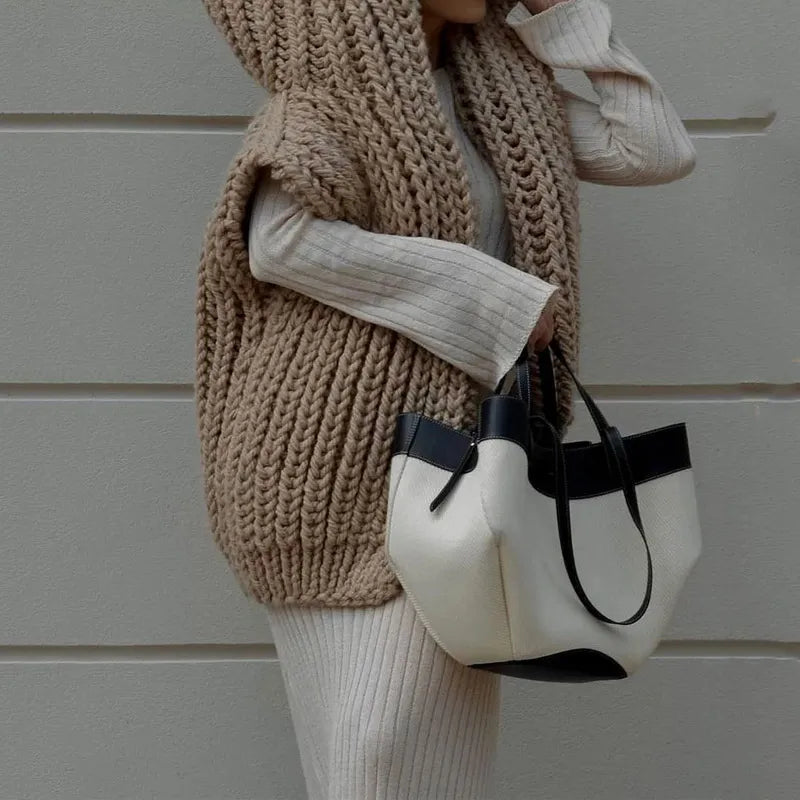 WW | Cozy oversized knitted hoodie sweater