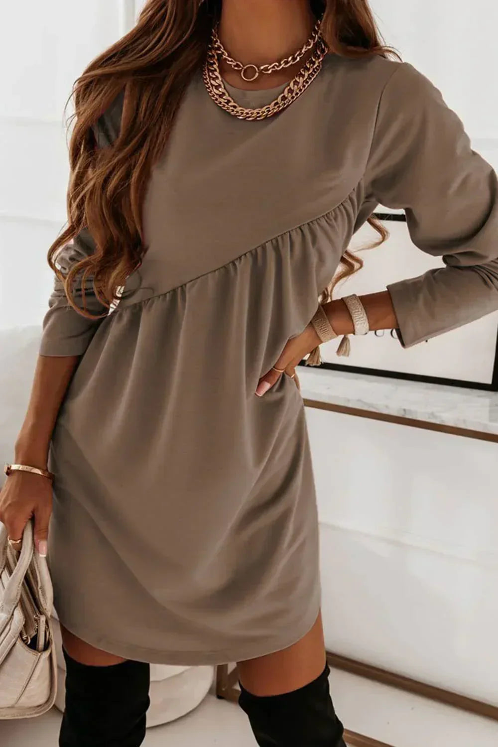Carla - Long-sleeved crew-neck mini dress in solid color