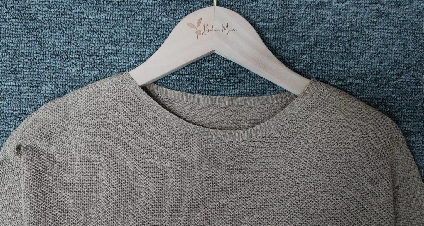 W&W - Goldfarbener einfarbiger Pullover mit Rundhalsausschnitt