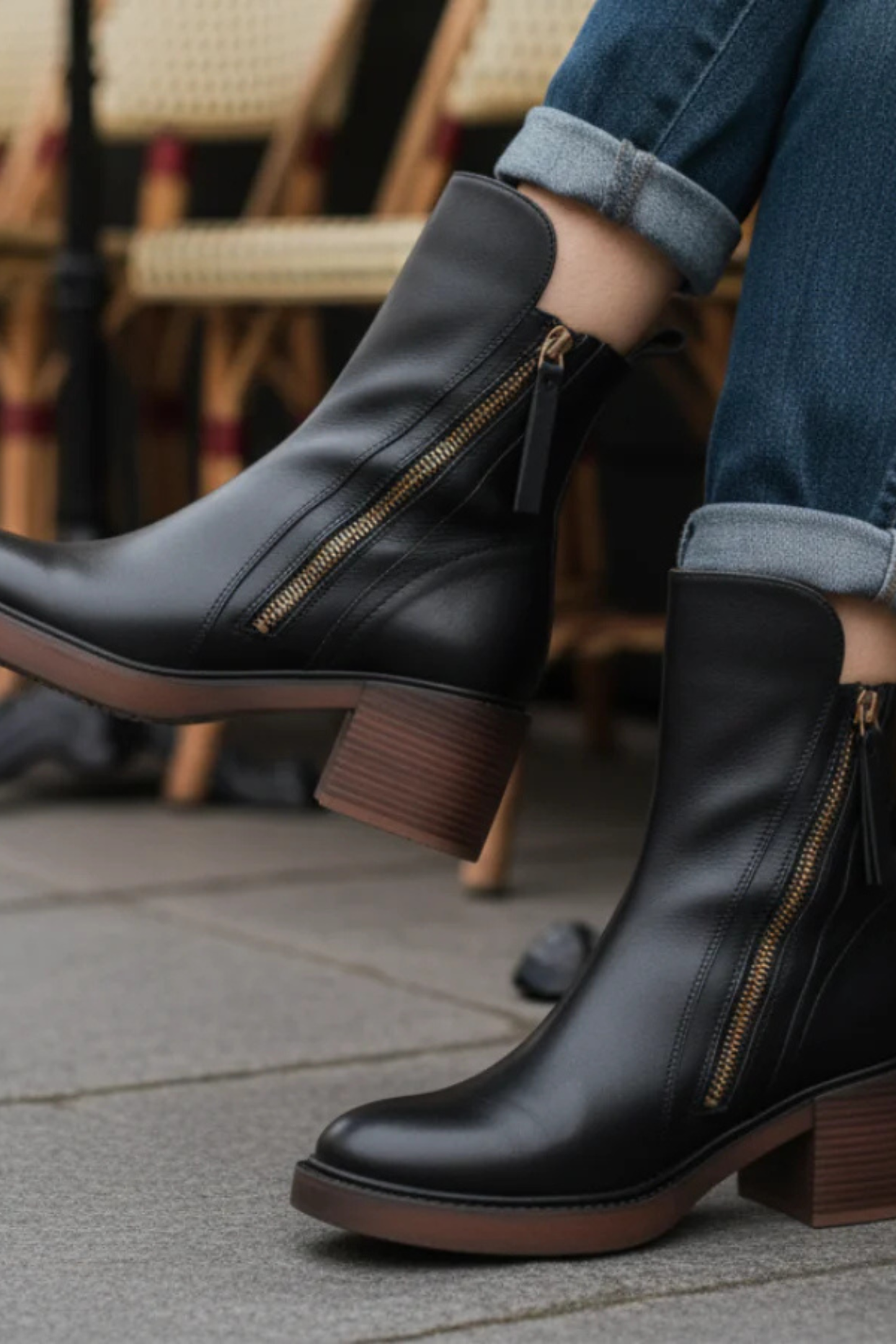 Val | Elegant Black Leather Boots