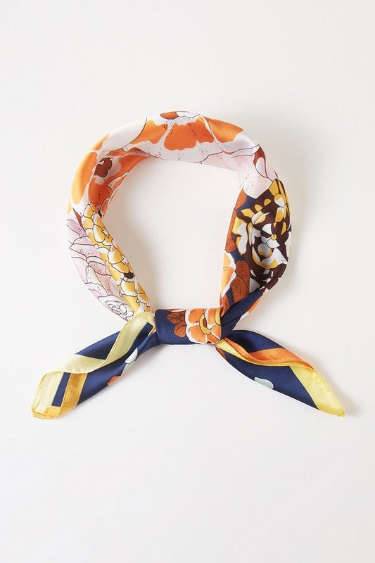 WW | Silk Scarf with Floral Print and Square Shape