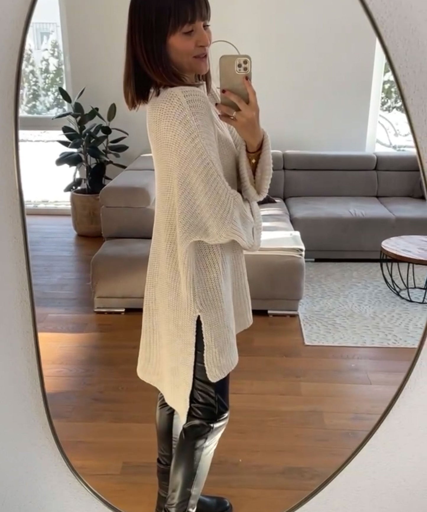 WW | Cozy oversized knit sweater in soft beige