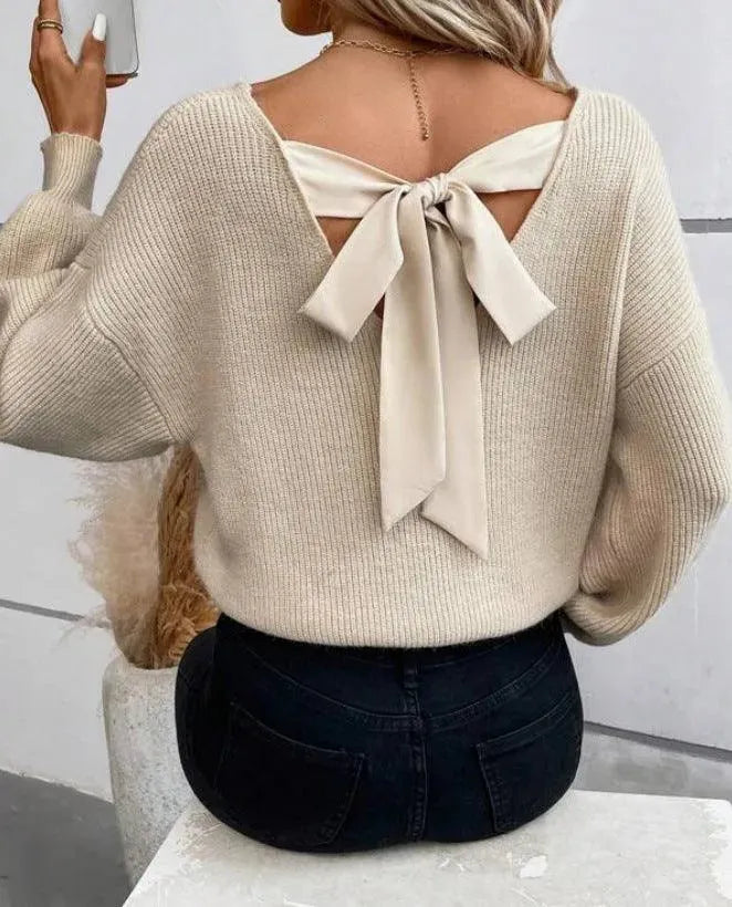 WW | V-neck knitted sweater